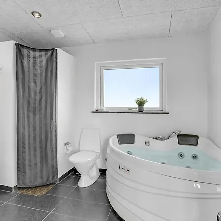Beautiful Home In Haderslev With Sauna Prázdninový dům